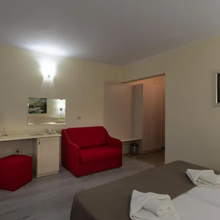 Detelina 3* Golden Sands