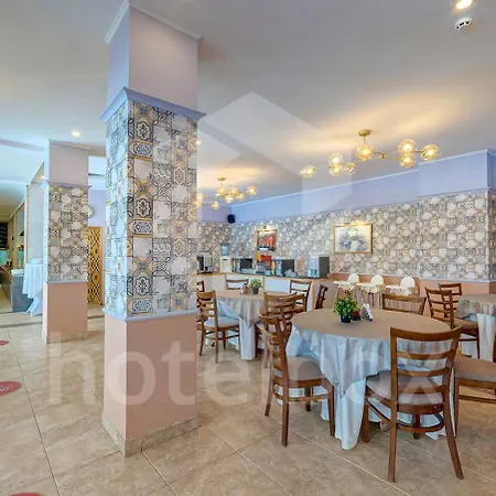 Detelina Hotel 3*