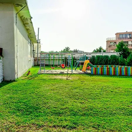 Detelina מלון 3*