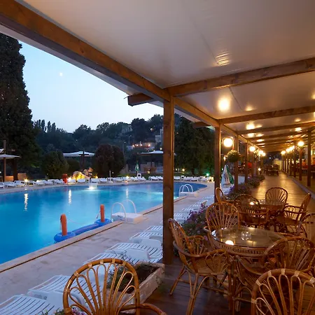 Detelina Hotel 3*
