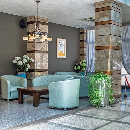 Detelina Hotel 3*